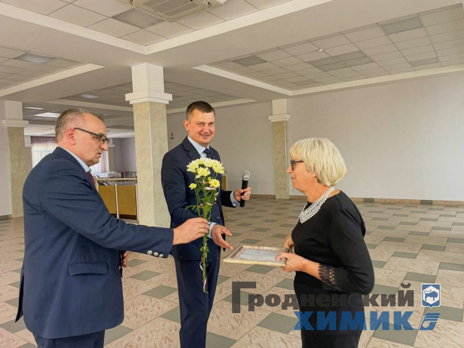 В филиале «Завод Химволокно» поздравили ветеранов труда с Международным днём пожилых людей